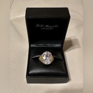 Vintage-Style Gold Ring with Oversized Faceted Crystal